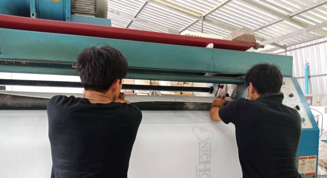 งานติดตั้งผ้าสักหลาดหุ้มลูกกลิ้งกดทับ NICHOLINE - 6