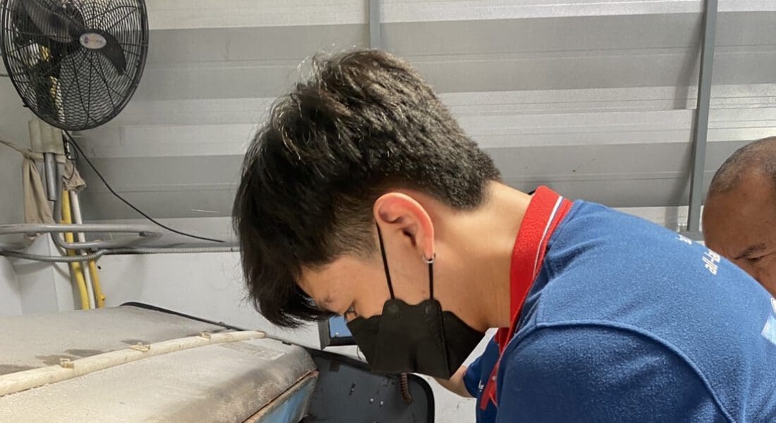 งานติดตั้งเทปพันลูกกลิ้ง VERTEX สำหรับเครื่องรีดผ้าแบบสายพาน - 5