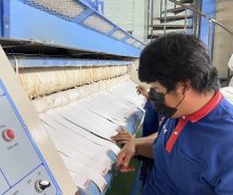 งานติดตั้งสายพานป้อนผ้าโพลีเอสเตอร์ NICHOLINE สำหรับเครื่องรีดผ้า IMAGE - 6