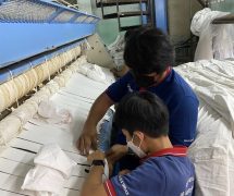 งานติดตั้งสายพานป้อนผ้าโพลีเอสเตอร์ NICHOLINE สำหรับเครื่องรีดผ้า IMAGE - 7