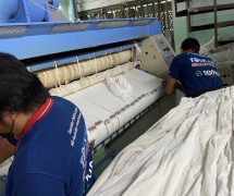 งานติดตั้งสายพานป้อนผ้าโพลีเอสเตอร์ NICHOLINE สำหรับเครื่องรีดผ้า IMAGE - 8