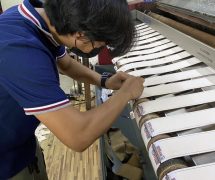 งานติดตั้งสายพานป้อนผ้าคอตตอน NICHOLINE สำหรับเครื่องรีดผ้า TOLKAR - 2