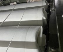 งานติดตั้งผ้าสักหลาดหุ้มลูกกลิ้ง NICHOLINE สำหรับเครื่องรีดผ้าแบบกระทะ - 17