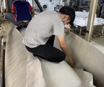 งานติดตั้ง ผ้าสักหลาดหุ้มลูกกลิ้ง NICHOLINE สำหรับเครื่องรีดผ้าแบบกระทะ - 41