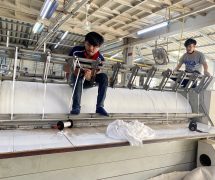 งานติดตั้ง ผ้าสักหลาดหุ้มลูกกลิ้ง NICHOLINE สำหรับเครื่องรีดผ้าแบบกระทะ - 50