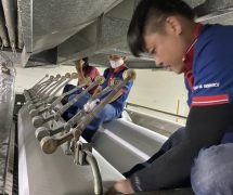 งานติดตั้งผ้าสักหลาดหุ้มลูกกลิ้ง NICHOLINE สำหรับเครื่องรีดผ้าแบบกระทะ - 7