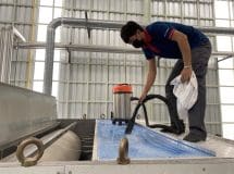 งานติดตั้งผ้าสักหลาดหุ้มลูกกลิ้ง NICHOLINE สำหรับเครื่องรีดผ้าแบบกระทะ IMAGE - 3