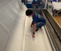 งานติดตั้งผ้าสักหลาดหุ้มลูกกลิ้ง NICHOLINE สำหรับเครื่องรีดผ้าแบบกระทะ IMAGE - 30