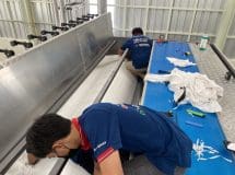 งานติดตั้งผ้าสักหลาดหุ้มลูกกลิ้ง NICHOLINE สำหรับเครื่องรีดผ้าแบบกระทะ IMAGE - 4