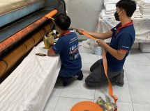 งานติดตั้งเทปพันลูกกลิ้ง VERTEX สำหรับเครื่องรีดผ้าแบบสายพาน - 7