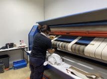 งานติดตั้งสายพานป้อนผ้า ผ้าสักหลาดหุ้มลูกกลิ้ง VERTEX เครื่องรีดผ้า CHICAGO - 66022301 - 1