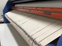 งานติดตั้งสายพานป้อนผ้า ผ้าสักหลาดหุ้มลูกกลิ้ง VERTEX เครื่องรีดผ้า CHICAGO - 66022301 - 13