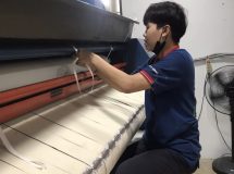 งานติดตั้งสายพานป้อนผ้า ผ้าสักหลาดหุ้มลูกกลิ้ง VERTEX เครื่องรีดผ้า CHICAGO - 66022301 - 17