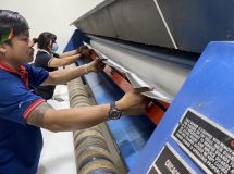 งานติดตั้งสายพานป้อนผ้า ผ้าสักหลาดหุ้มลูกกลิ้ง VERTEX เครื่องรีดผ้า CHICAGO - 66022301 - 4