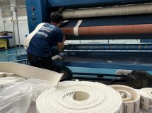 งานติดตั้งสายพานป้อนผ้าคอตตอน และ สายพานรีดผ้า NICHOLINE สำหรับเครื่องรีดผ้า CHICAGO - 1